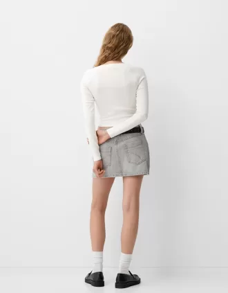 2-pack of long sleeve V-neck T-shirts