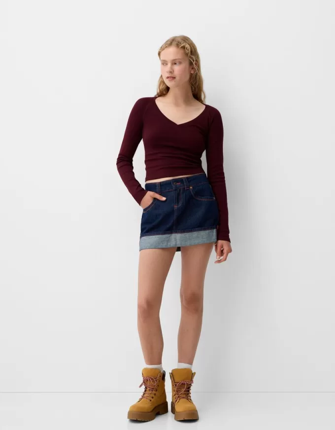 2-pack of long sleeve V-neck T-shirts