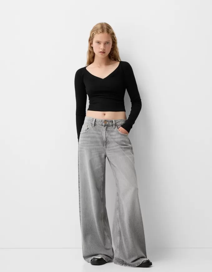 2-pack of long sleeve V-neck T-shirts