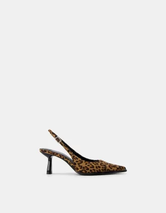 Animal print kitten-heel shoes
