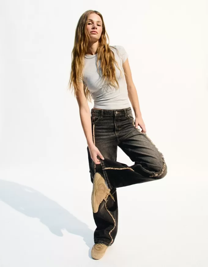 Baggy jeans with fringing Baggy jeans with fringing