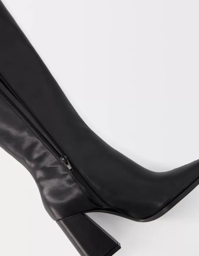 Block heel boots