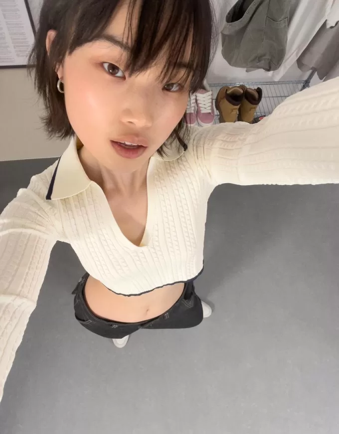 Cable-knit polo collar sweater Cable-knit polo collar sweater