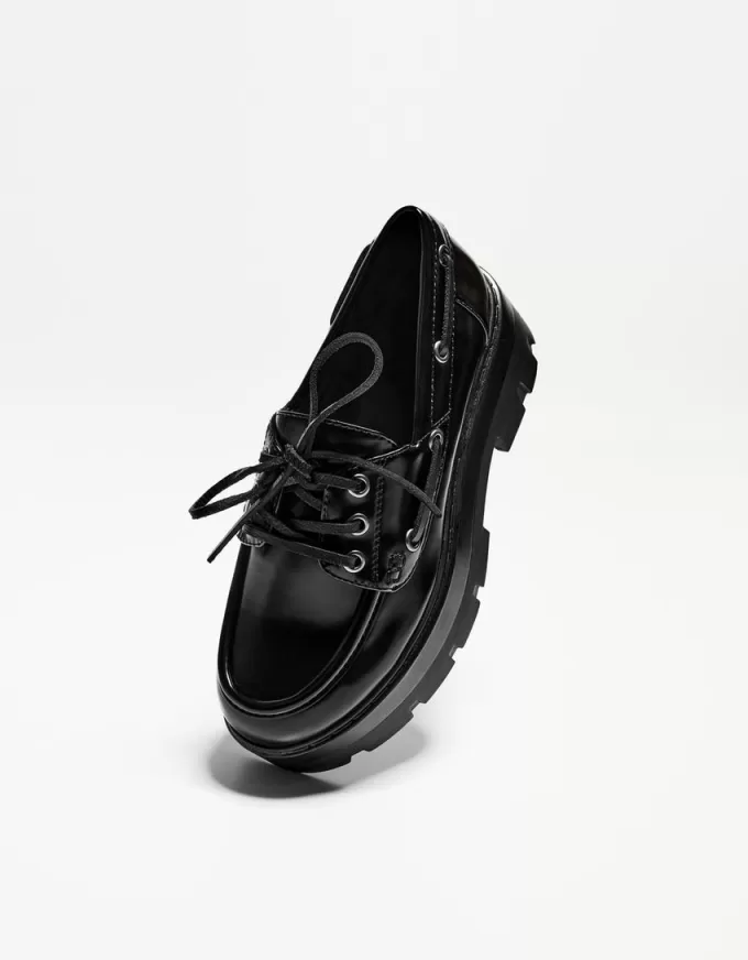 Chunky sole deck shoes