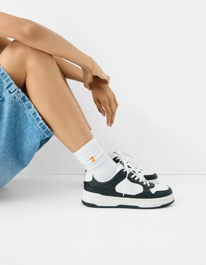 Contrast sneakers