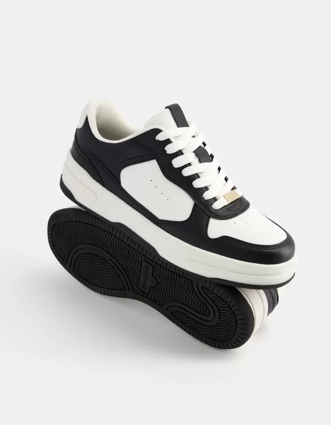 Contrast sneakers