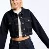 Cropped denim jacket