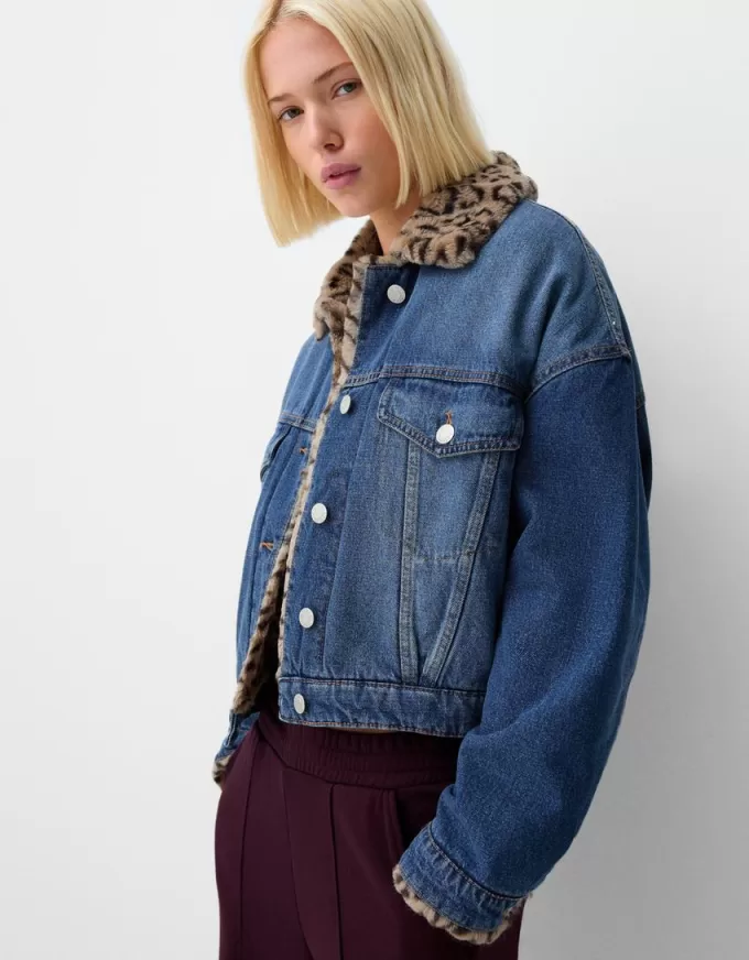 Denim jacket with animal print faux fur collar Denim jacket with animal print faux fur collar