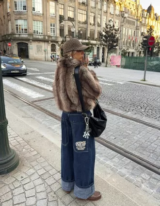 Embroidered boyfriend jeans