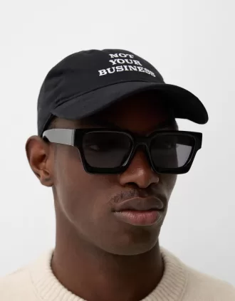 Embroidered cap Embroidered cap