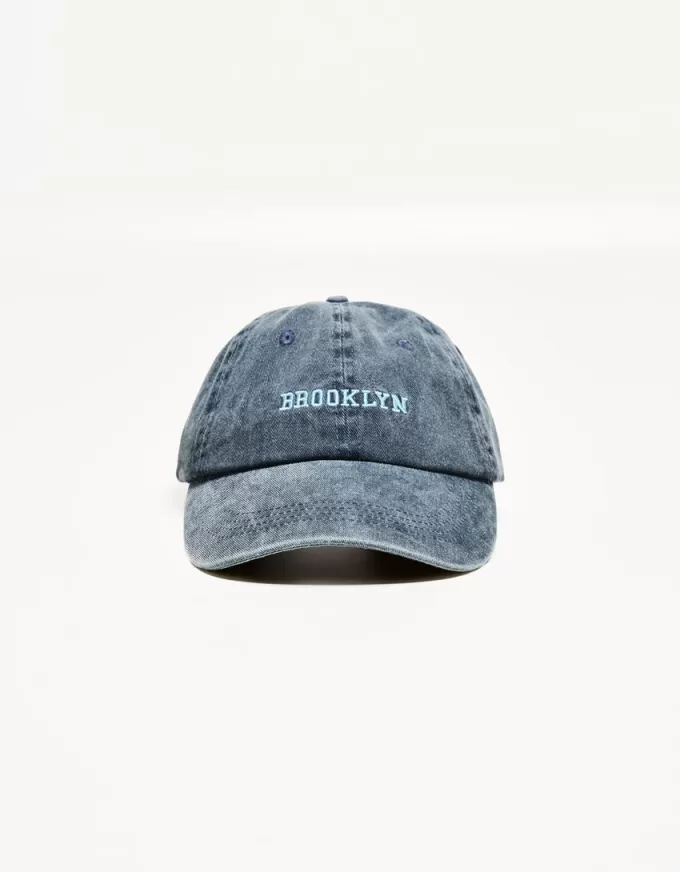 Embroidered cap Embroidered cap