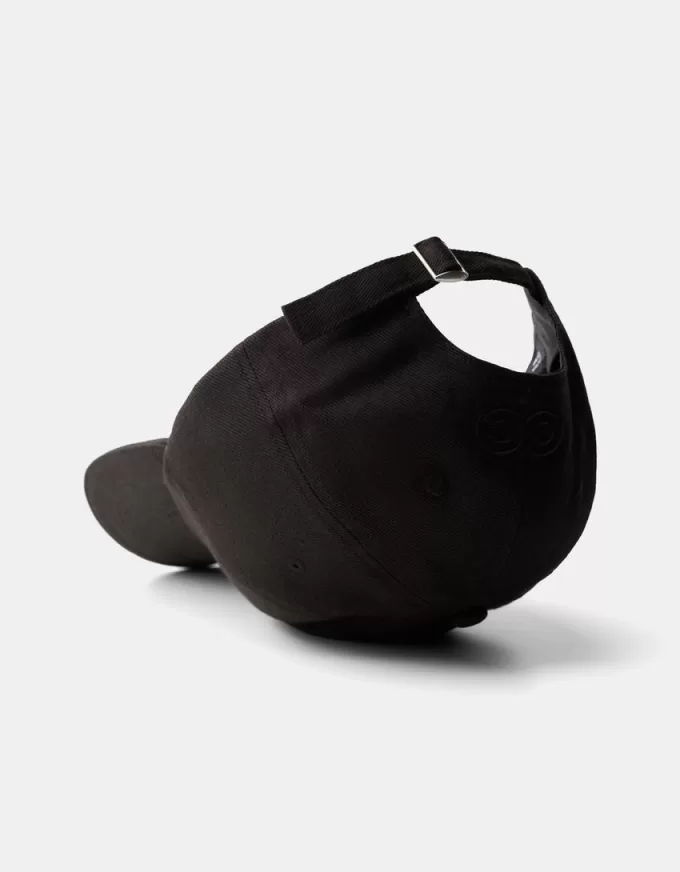 Embroidered cap Embroidered cap