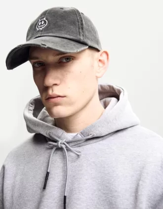 Embroidered ripped cap Embroidered ripped cap