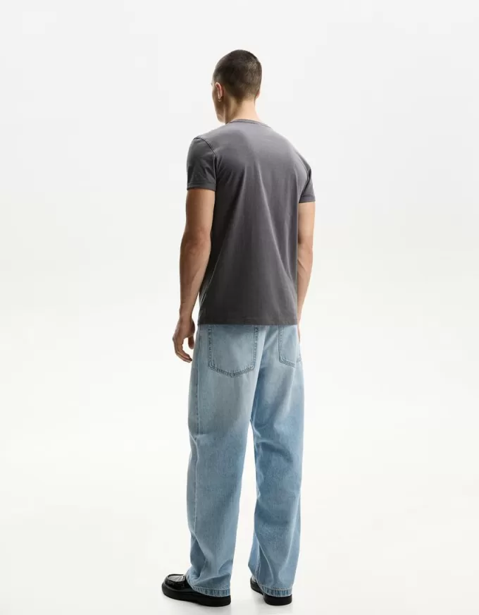 Embroidered short sleeve roll-up T-shirt Embroidered short sleeve roll-up T-shirt