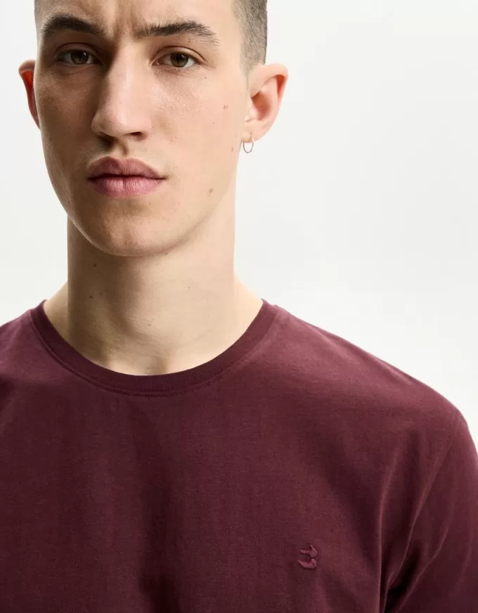 Embroidered short sleeve roll-up T-shirt Embroidered short sleeve roll-up T-shirt