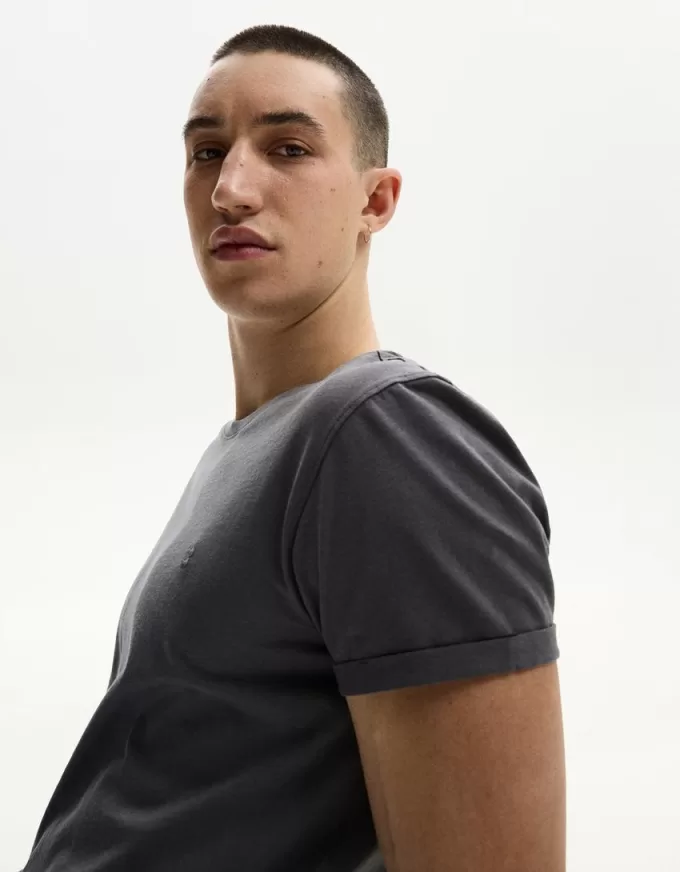 Embroidered short sleeve roll-up T-shirt Embroidered short sleeve roll-up T-shirt