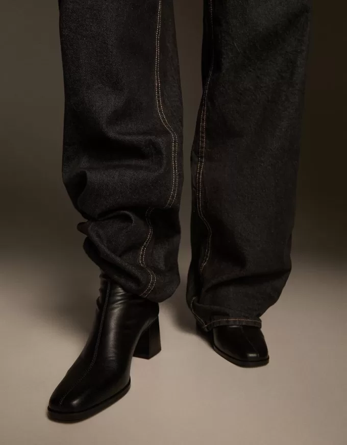 Fitted block-heel ankle boots Fitted block-heel ankle boots