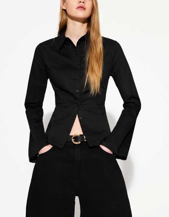 Fitted shirt with flared sleeves