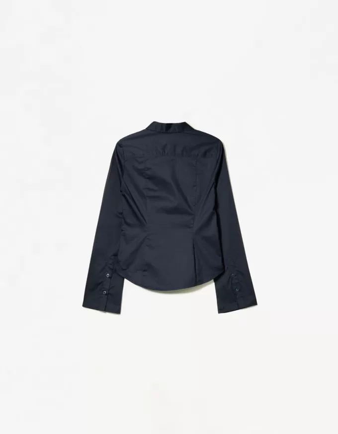 Fitted shirt with flared sleeves
