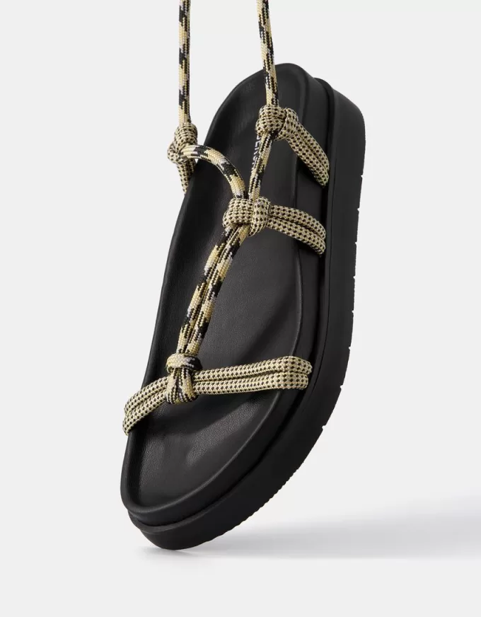 Flat rope sandals
