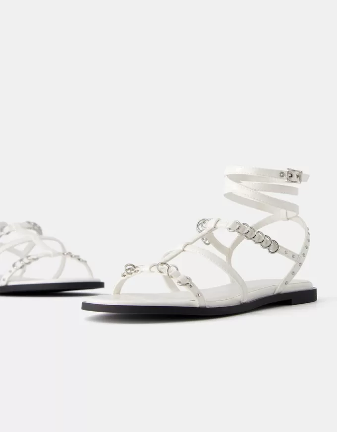 Flat sandals with ring details Flat sandals with ring details