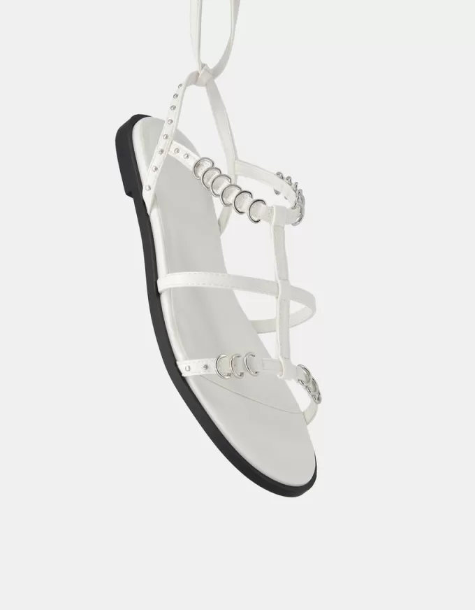 Flat sandals with ring details Flat sandals with ring details