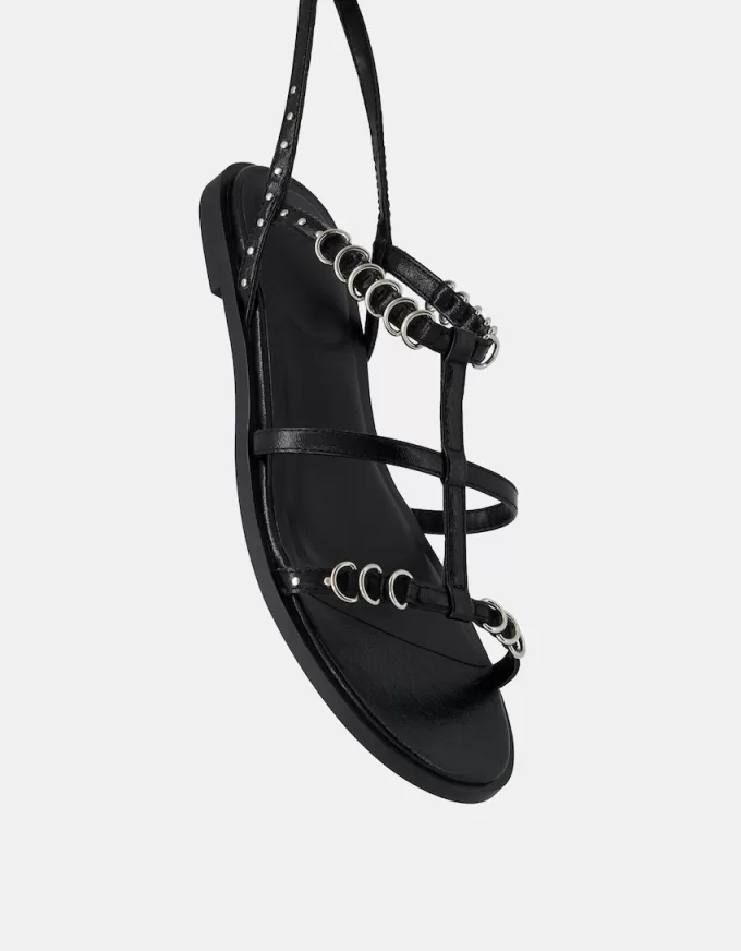 Flat sandals with ring details