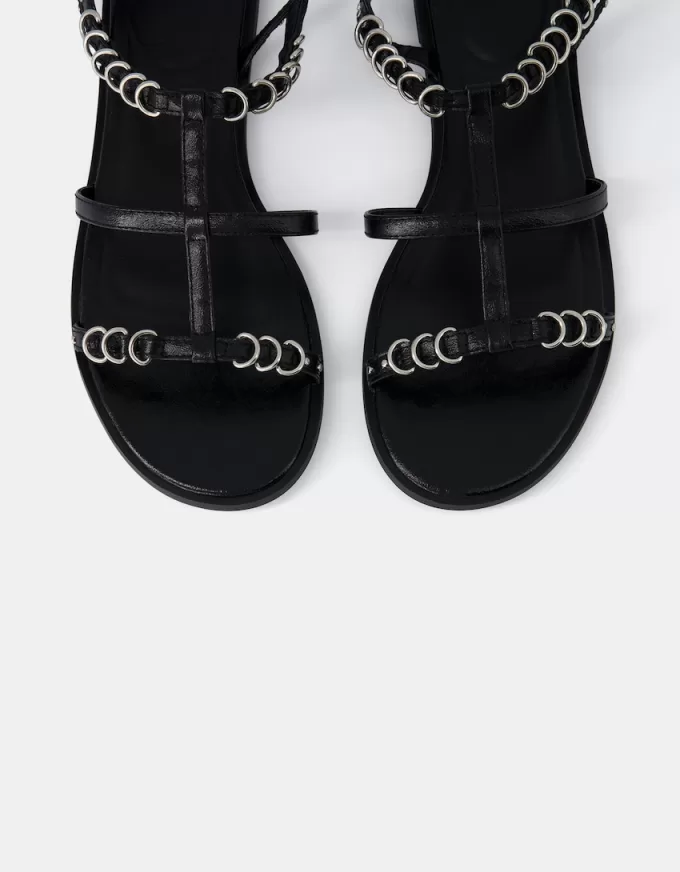 Flat sandals with ring details