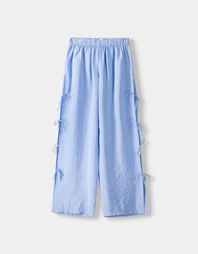 Flowing pants with side ties Flowing pants with side ties