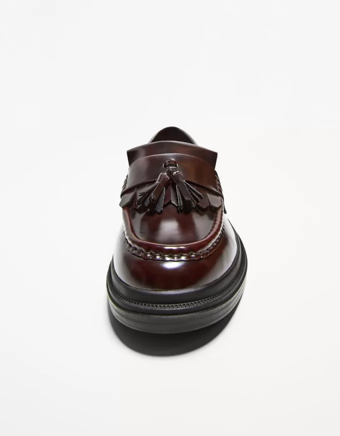 Fringed loafers with tassels