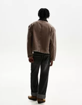 Jacket with contrasting collar