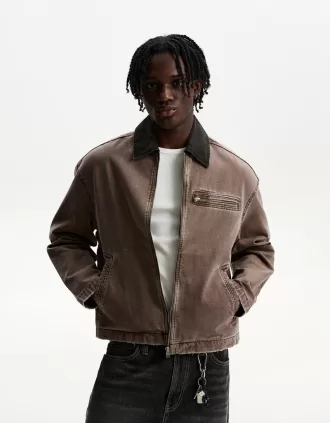 Jacket with contrasting collar