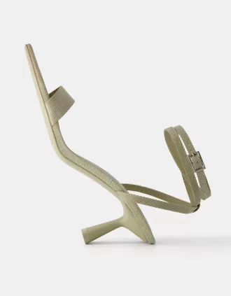 Kitten-heel sandals with pointed toe