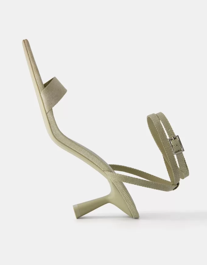 Kitten-heel sandals with pointed toe Kitten-heel sandals with pointed toe