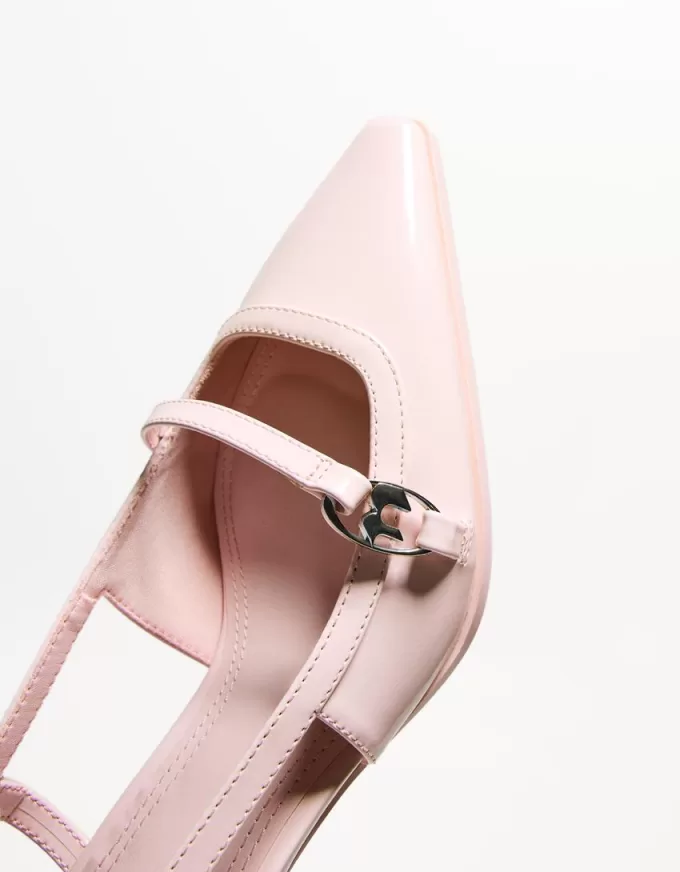Kitten-heel shoes with buckle Kitten-heel shoes with buckle