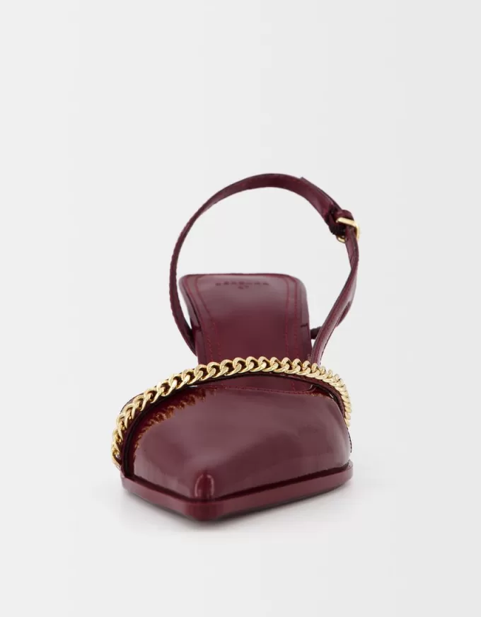 Kitten-heel shoes with chain detail Kitten-heel shoes with chain detail