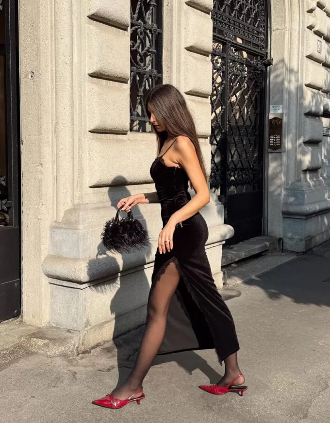 Lace-trimmed velvet midi dress Lace-trimmed velvet midi dress