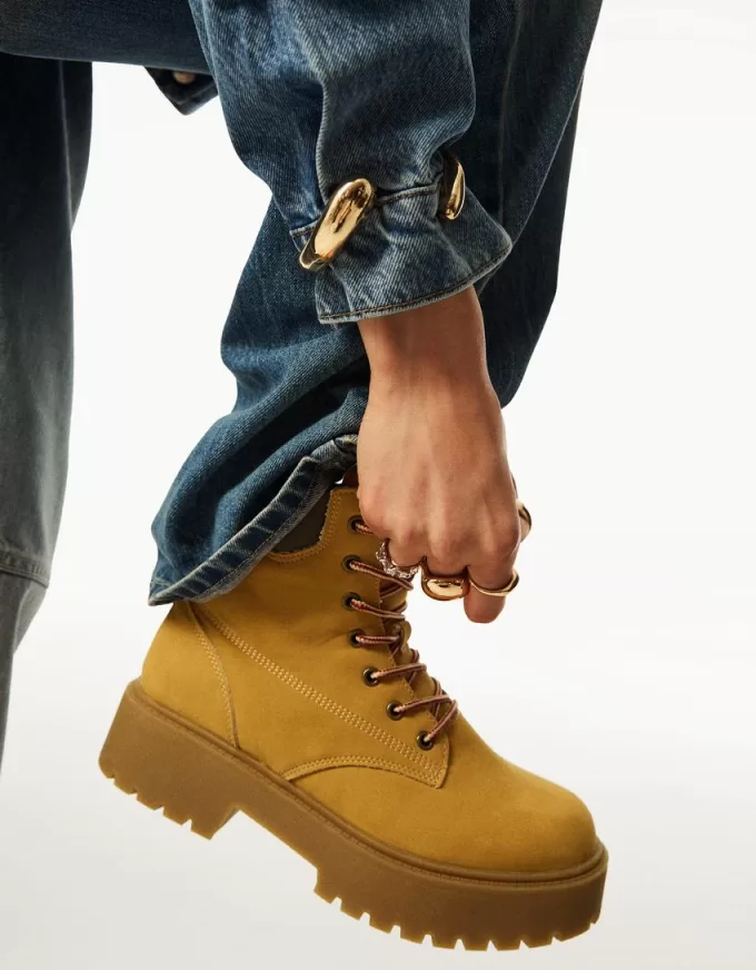 Lace-up mountain boots Lace-up mountain boots