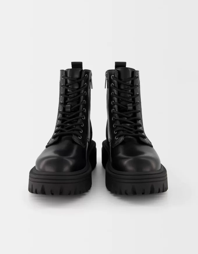 Lace-up platform ankle boots