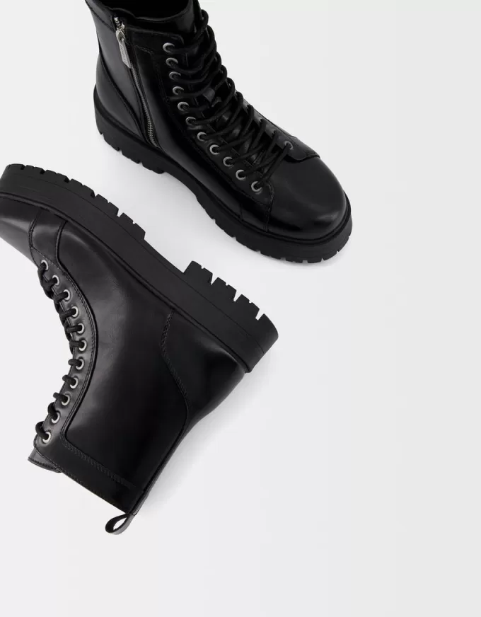 Lace-up track sole ankle boots Lace-up track sole ankle boots