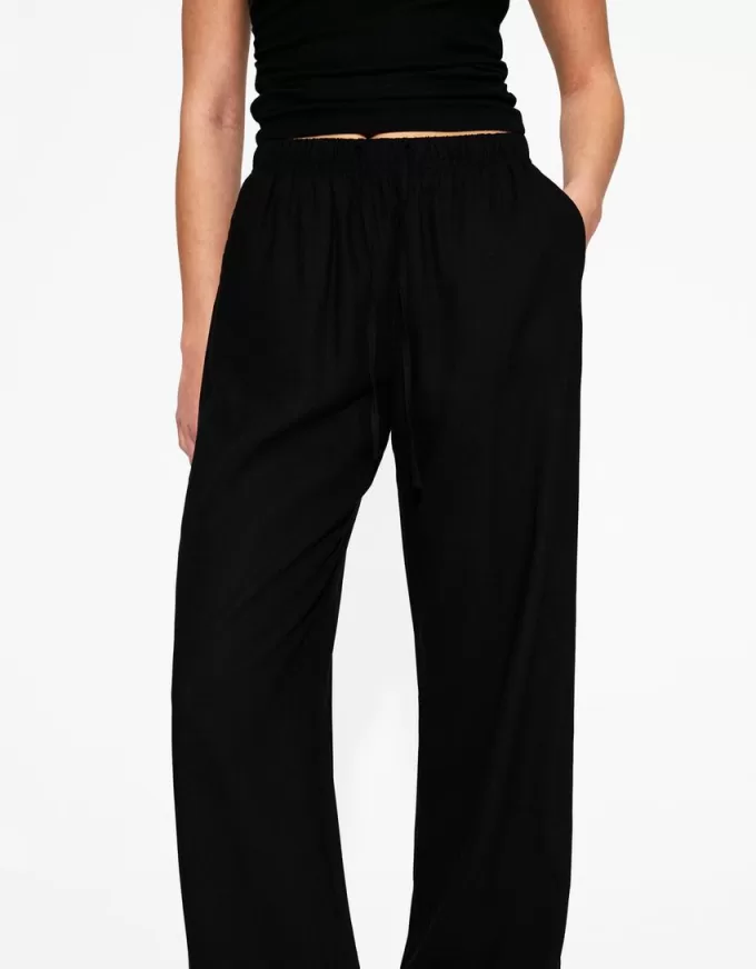 Linen blend pants with an elastic waistband Linen blend pants with an elastic waistband