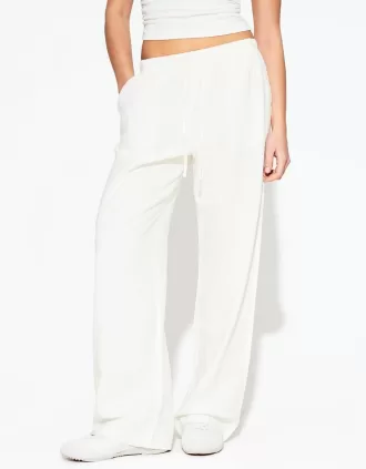 Linen blend pants with an elastic waistband