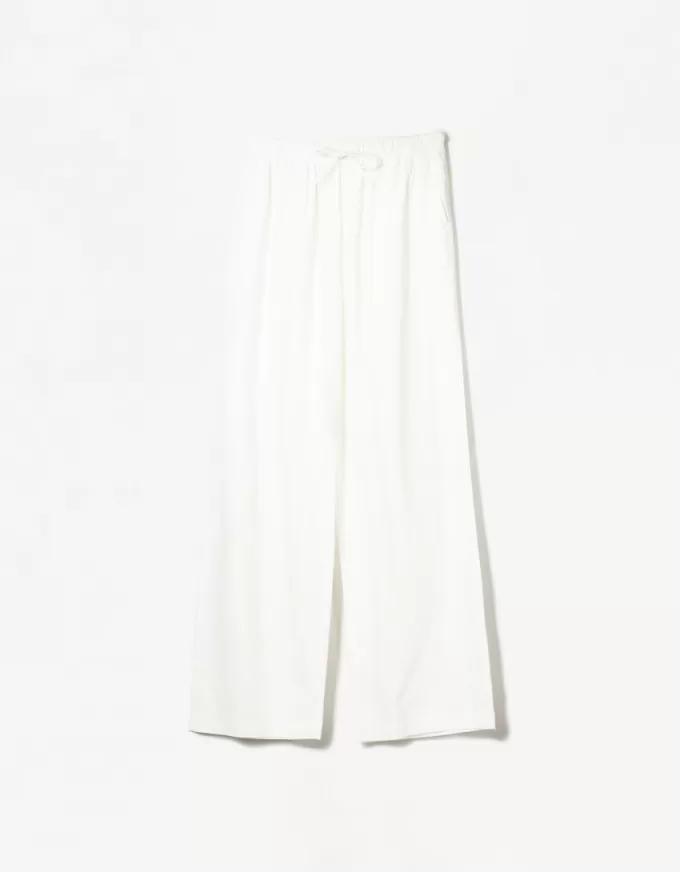 Linen blend pants with an elastic waistband Linen blend pants with an elastic waistband