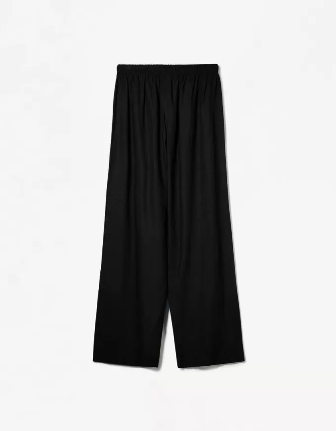 Linen blend pants with an elastic waistband Linen blend pants with an elastic waistband