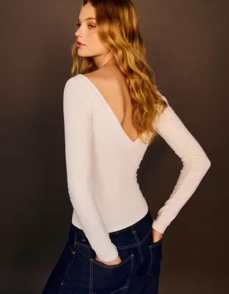 Long sleeve T-shirt with a gathered V-neck