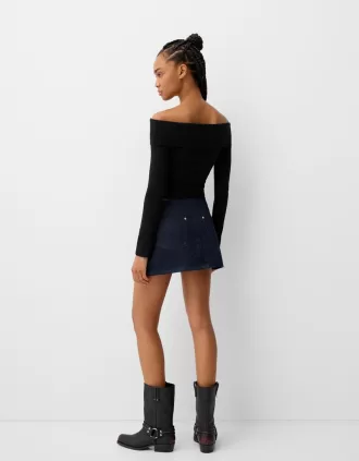 Long sleeve T-shirt with buttons