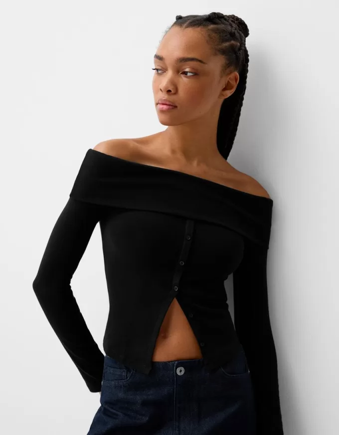 Long sleeve T-shirt with buttons Long sleeve T-shirt with buttons