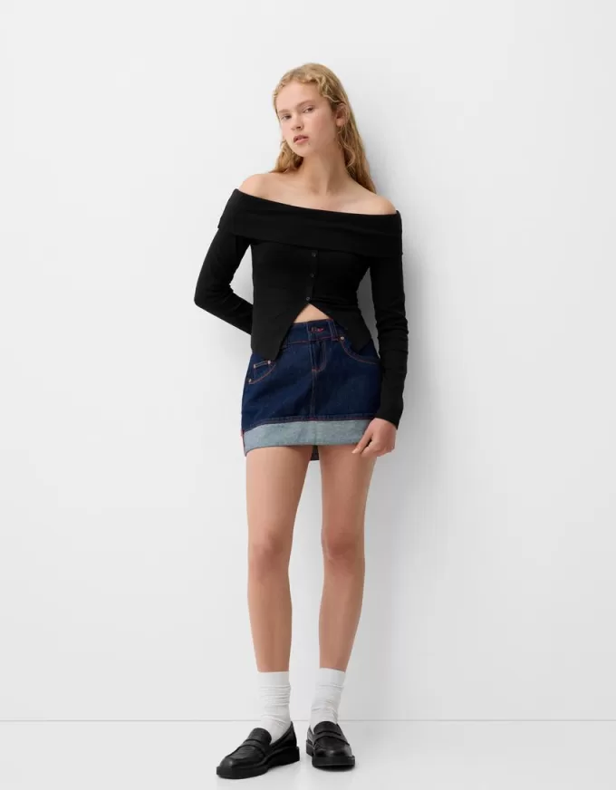 Long sleeve T-shirt with buttons Long sleeve T-shirt with buttons