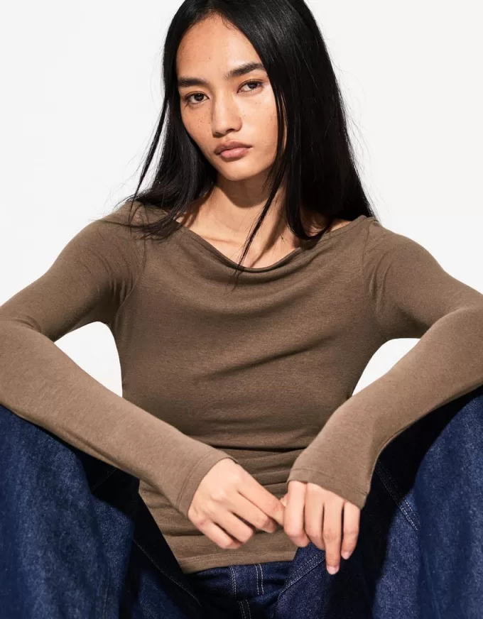 Long sleeve T-shirt with gathered detail Long sleeve T-shirt with gathered detail