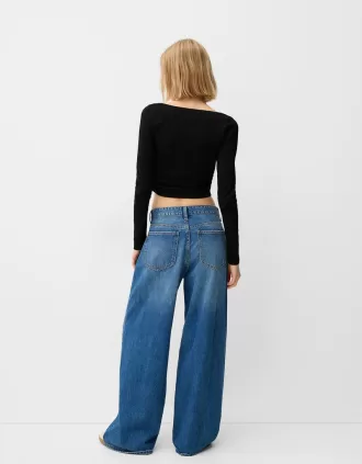 Long sleeve T-shirt with gathered sides